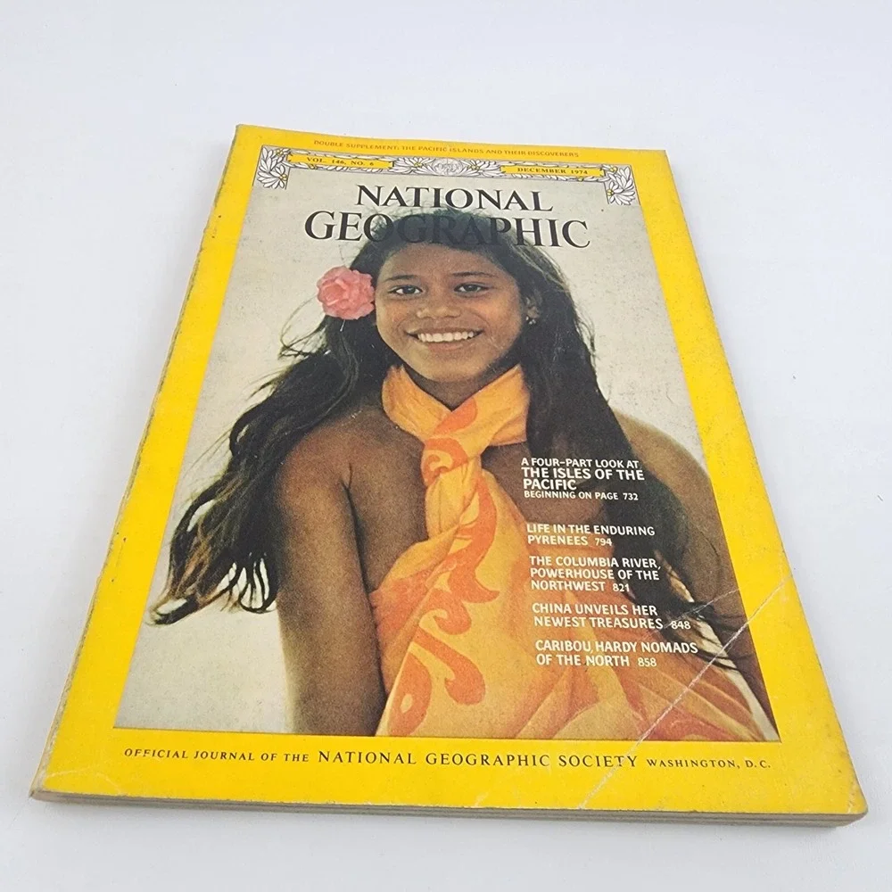 National Geographic Magazine December‎ 1974 No Insert